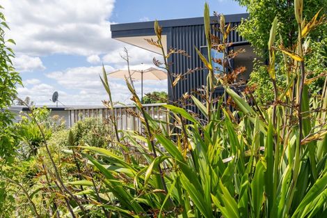 Photo of property in 37 Long Street, Raglan, 3225