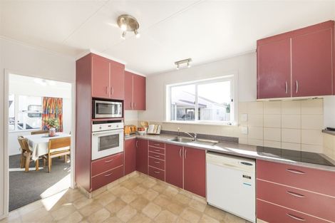 Photo of property in 35 Abraham Crescent, Milson, Palmerston North, 4414