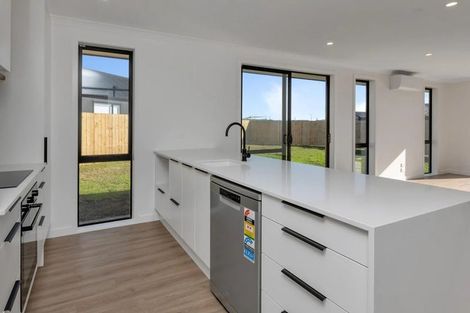 Photo of property in 8 Taurangawaka Road, One Tree Point, 0118