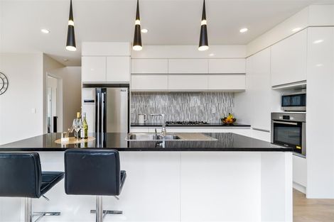 Photo of property in 106 Colonial Drive, Silverdale, 0932