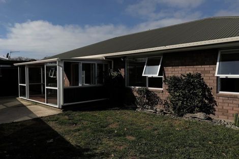 Photo of property in 292a Wainoni Road, Avondale, Christchurch, 8061