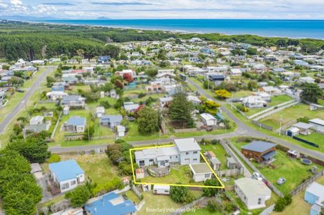 Photo of property in 5 Ngatiawa Street, Himatangi Beach, Foxton, 4891