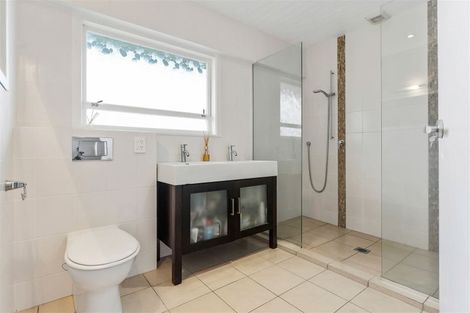 Photo of property in 37 Toroa Street, Torbay, Auckland, 0630