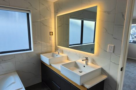 Photo of property in 6 Hautoa Lane, Flat Bush, Auckland, 2019