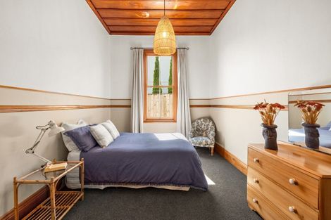 Photo of property in 2 Cobden Crescent, Bluff Hill, Napier, 4110