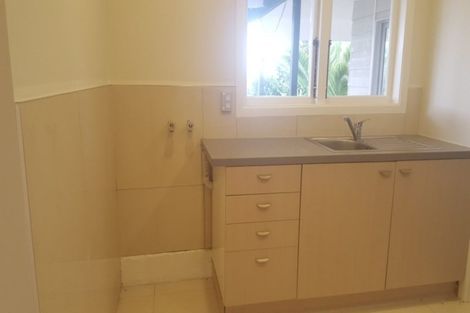 Photo of property in 183 Glenfield Road, Hillcrest, Auckland, 0627