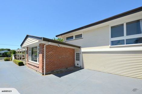 Photo of property in 25 Sevenoaks Drive, Bryndwr, Christchurch, 8053