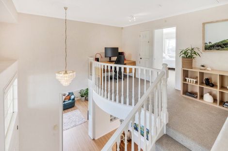 Photo of property in 11 Corta Bella Place, Golflands, Auckland, 2013