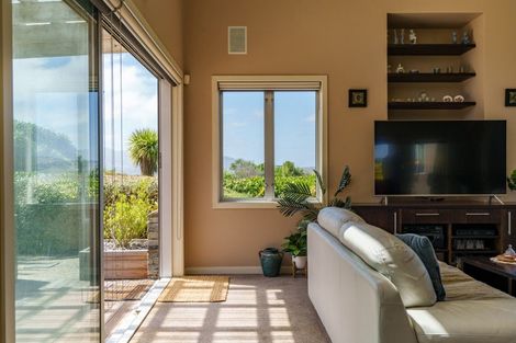 Photo of property in 14 Highgrove, Saint Clair, Dunedin, 9012