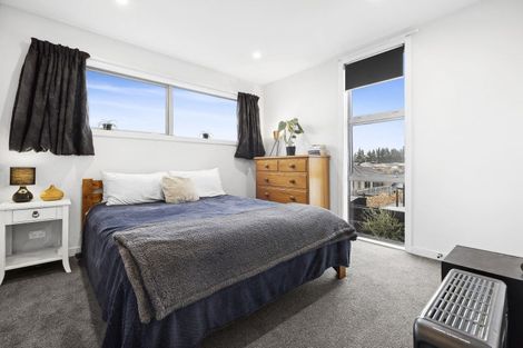 Photo of property in 15 Marbleleaf Lane, Albert Town, Wanaka, 9305