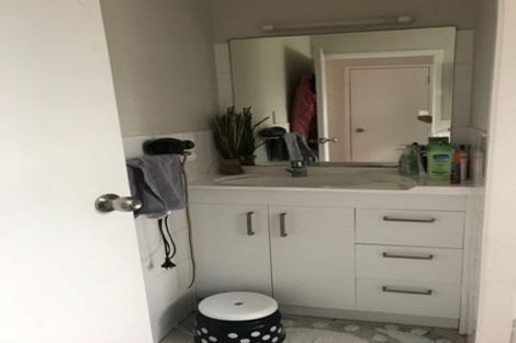 Photo of property in 2/47 Larnoch Road, Henderson, Auckland, 0610