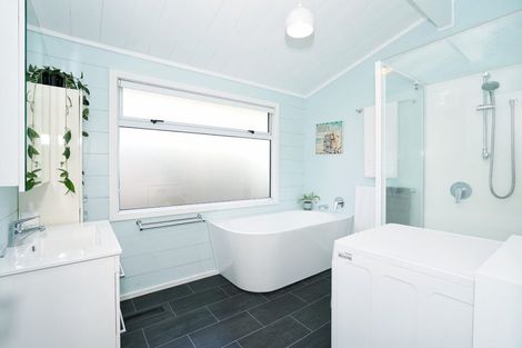 Photo of property in 98 Howell Avenue, Riverlea, Hamilton, 3216