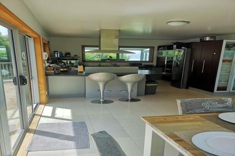 Photo of property in 41 Dress Circle, Newlands, Wellington, 6037