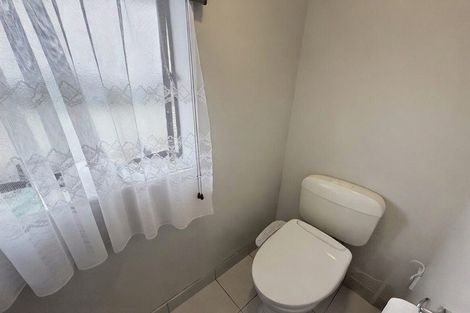 Photo of property in 19 Miriam Corban Heights, Henderson, Auckland, 0612