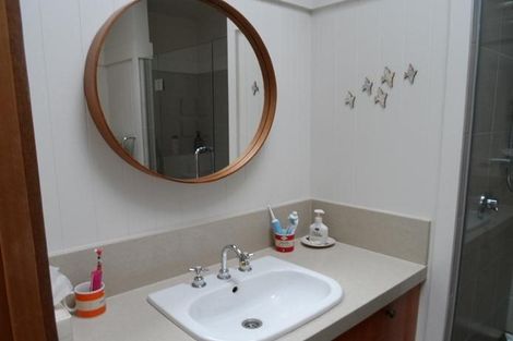 Photo of property in 29 Fairview Crescent, Kelburn, Wellington, 6012