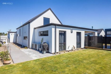 Photo of property in 4 Goldie Drive, Rangiora, 7400