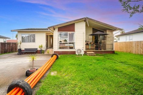 Photo of property in 25 Dissmeyer Drive, Clover Park, Auckland, 2019