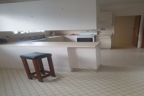 Photo of property in 5 Westview Grove, Miramar, Wellington, 6022