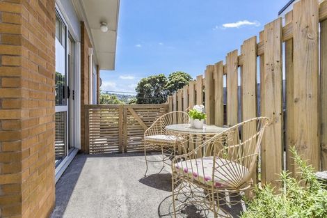 Photo of property in 1/14 Beechwood Road, Rothesay Bay, Auckland, 0630