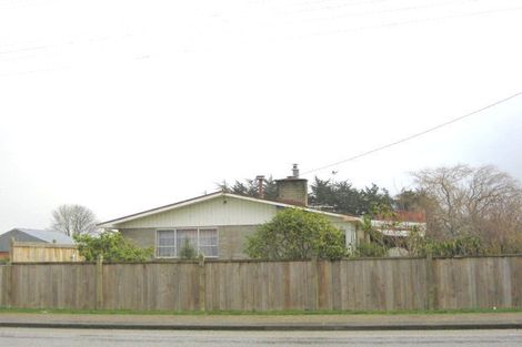 Photo of property in 70 Seaward Road, Edendale, 9825