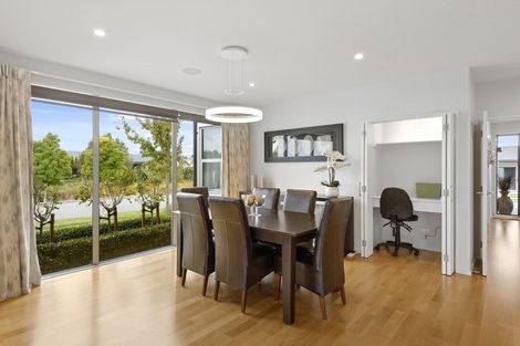 Photo of property in 2 Greenbank Place, Parklands, Christchurch, 8083