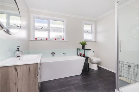 Photo of property in 6 Mayfair Place, Tawa, Wellington, 5028