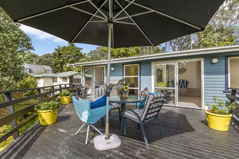 Photo of property in 22 Harrybrook Road, Green Bay, Auckland, 0604