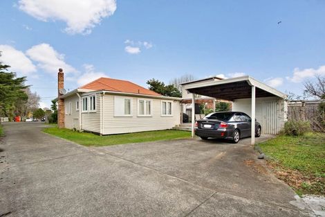 Photo of property in 37 Titirangi Road, New Lynn, Auckland, 0600