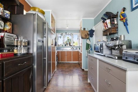 Photo of property in 18 Cornwall Crescent, Cannons Creek, Porirua, 5024