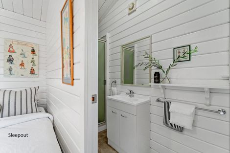 Photo of property in 15 St Anne Place, Omaha, 0986