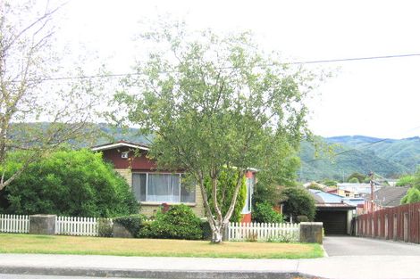 Photo of property in 27 Hillside Drive, Maoribank, Upper Hutt, 5018