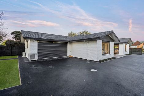 Photo of property in 5 Cricklewood Place, Avonhead, Christchurch, 8042