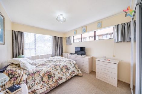 Photo of property in 179 Miromiro Road, Normandale, Lower Hutt, 5010