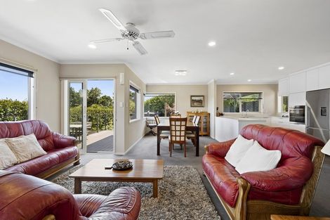 Photo of property in 9a Del Mar Place, Merrilands, New Plymouth, 4312