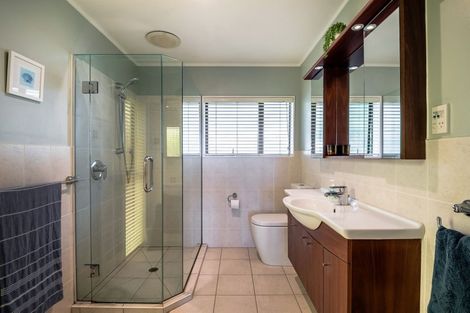 Photo of property in 99 John Downs Drive, Browns Bay, Auckland, 0630