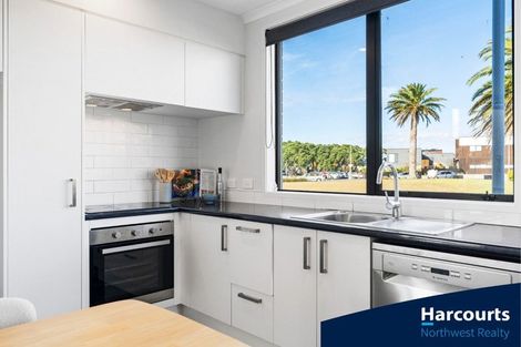Photo of property in 284 Hobsonville Point Road, Hobsonville, Auckland, 0616