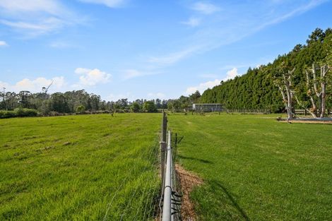 Photo of property in 230 Riverhead Road, Kumeu, 0892