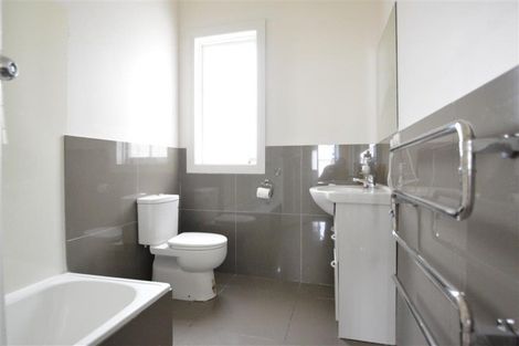 Photo of property in 40 Weraroa Road, Levin, 5510