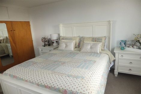 Photo of property in 211 Avonhead Road, Avonhead, Christchurch, 8042