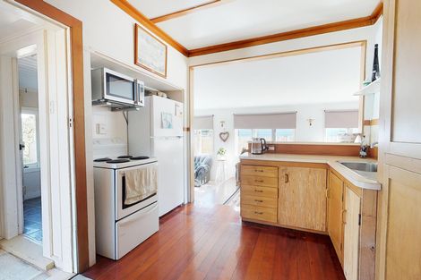 Photo of property in 20 Racecourse Road, Waiuku, 2123