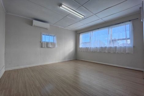 Photo of property in 50 Earlsworth Road, Mangere East, Auckland, 2024