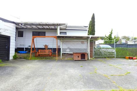 Photo of property in 64 De Quincey Terrace, Highland Park, Auckland, 2010