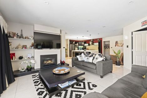 Photo of property in 36 Kawiu Road, Levin, 5510