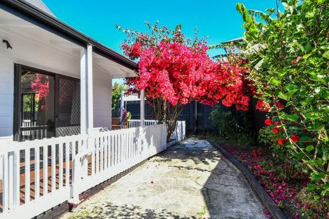 Photo of property in 1/7 Banksia Place, Goodwood Heights, Auckland, 2105