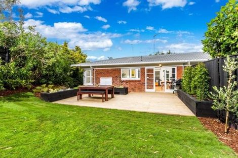 Photo of property in 2/1 Hythe Terrace, Mairangi Bay, Auckland, 0630