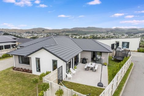 Photo of property in 25 Queen Charlotte Drive, Aotea, Porirua, 5024