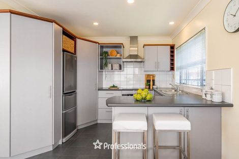 Photo of property in 33 Moana Grove, Waiwhetu, Lower Hutt, 5010