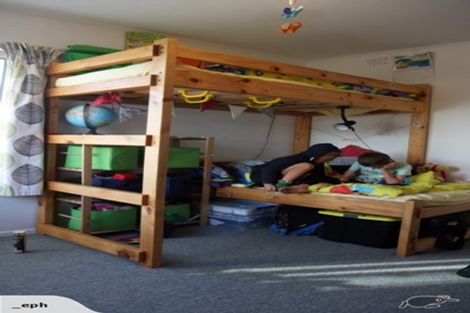 Photo of property in 8 Durham Street, Te Atatu Peninsula, Auckland, 0610