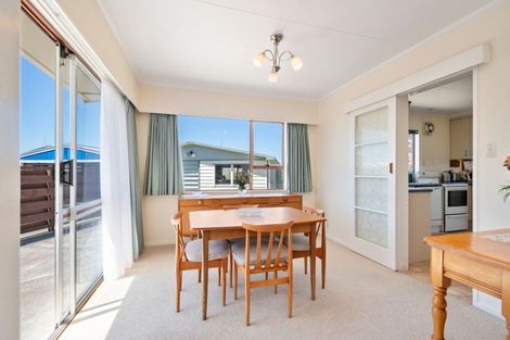 Photo of property in 18 Palliser Place, Milson, Palmerston North, 4414