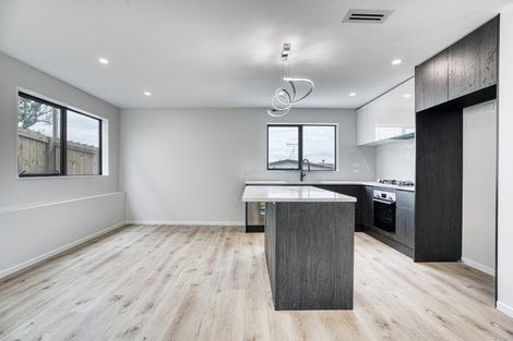 Photo of property in 61b Totaravale Drive, Totara Vale, Auckland, 0629